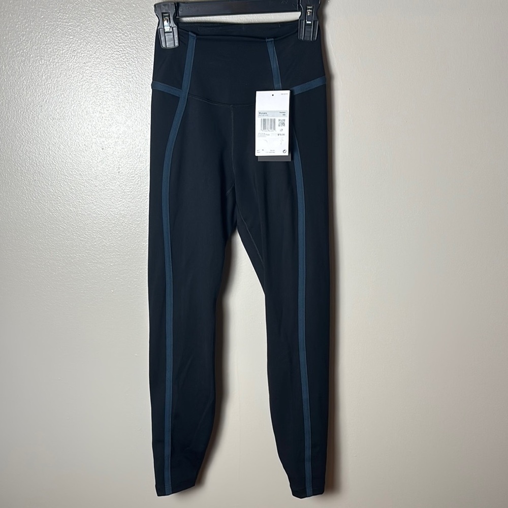 NWT XS Nike Training Leggings